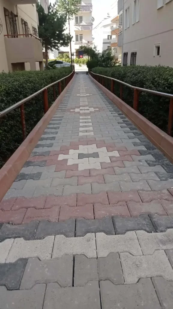 Kırmızı Renk 6 cm lik Bahçe Kilit taşı modelleri ürün banner