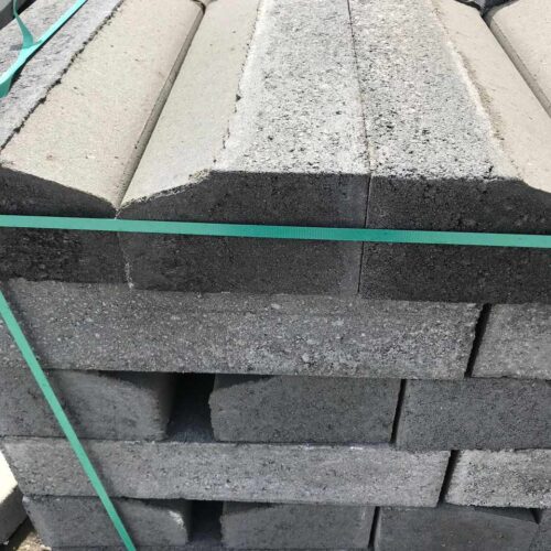 Gri renkli beton bahçe bordürü