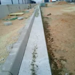 50x20x10 Beton Bordür Taşı, kaldırımlar, araba yolları ve bahçeler için idealdir.