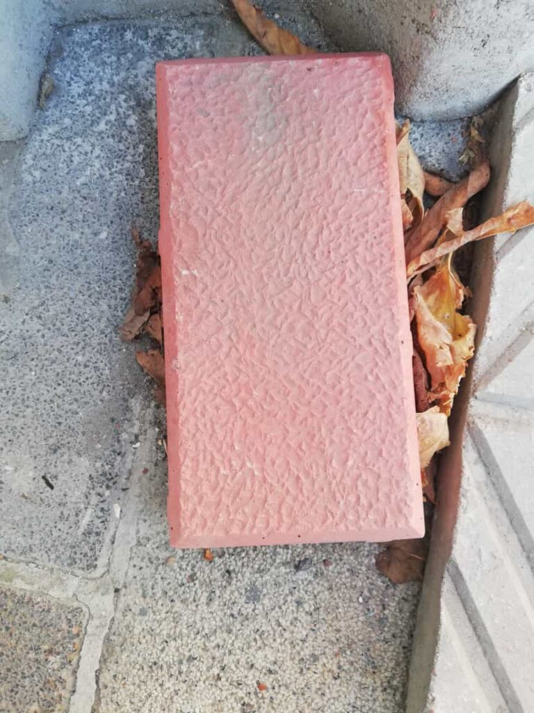 Sulu döküm parke taşı 10×20 * 4 cm ürün banner