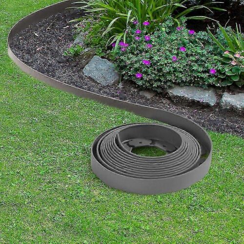 10 metre uzunluğunda, antrasit gri renkli esnek bahçe bordürü ve 30 sabitleme kazığı.