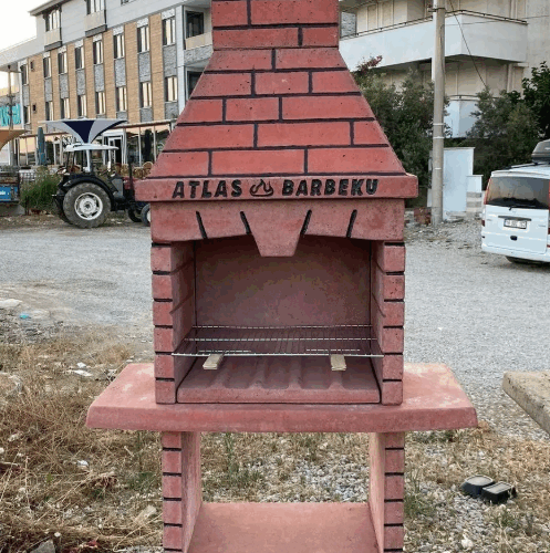 Kırmızı tuğla desenli hafif beton Atlas Barbekü, dış mekan kullanımı için.