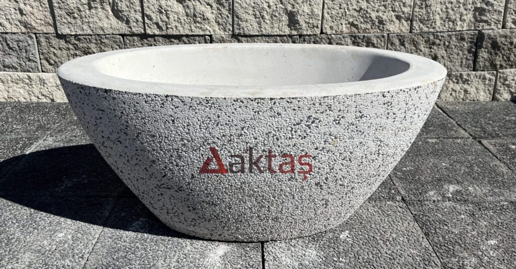 Aktaş Beyaz Mozaikli Büyük Kayık Saksı (90x45x40 cm) ürün banner