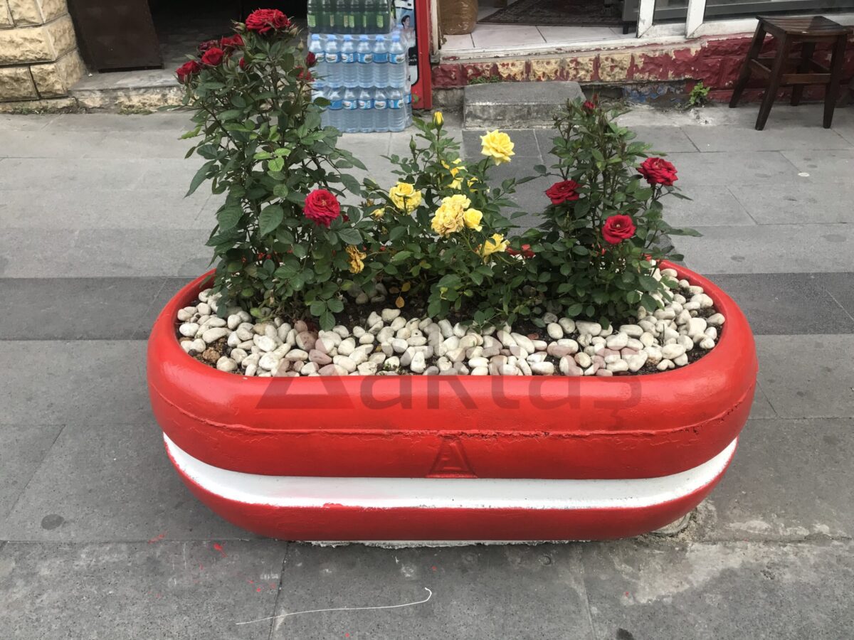 Aktaş Oval Beton Saksı (100x50x40 cm) – Canlı Kırmızı Renk - Görsel 3