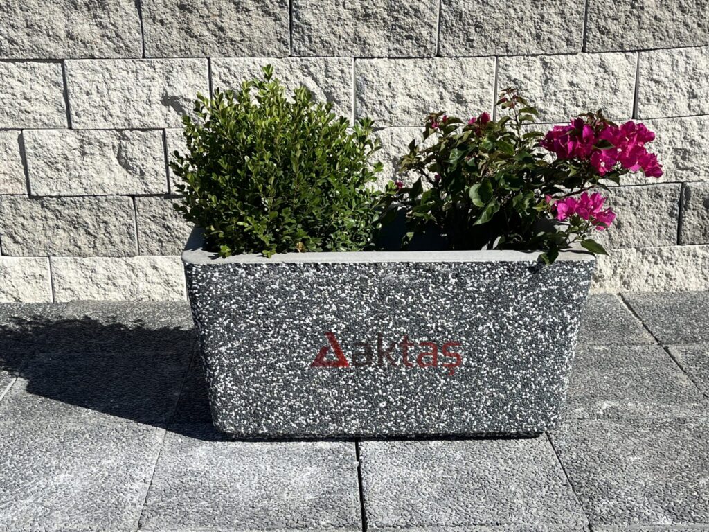 Aktaş Siyah Mozaikli Dikdörtgen Saksı (80x40x44 cm) ürün banner
